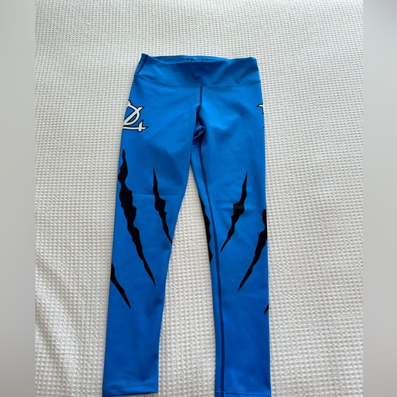 704 Shop Carolina Panthers Leggings - Picture 3 of 5